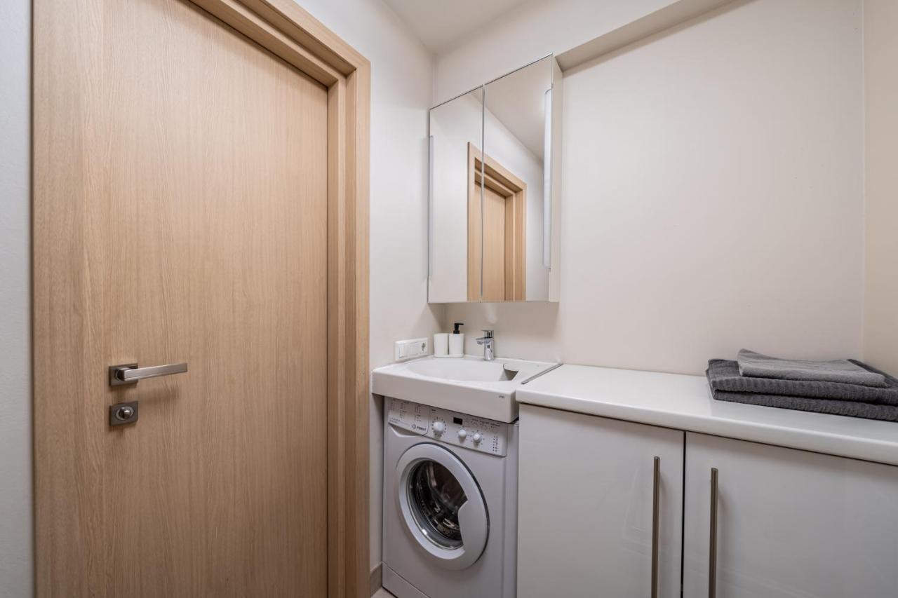 Trendy Top-Floor Stay In Heart Of Riga, Near Bars & Culture Exterior photo