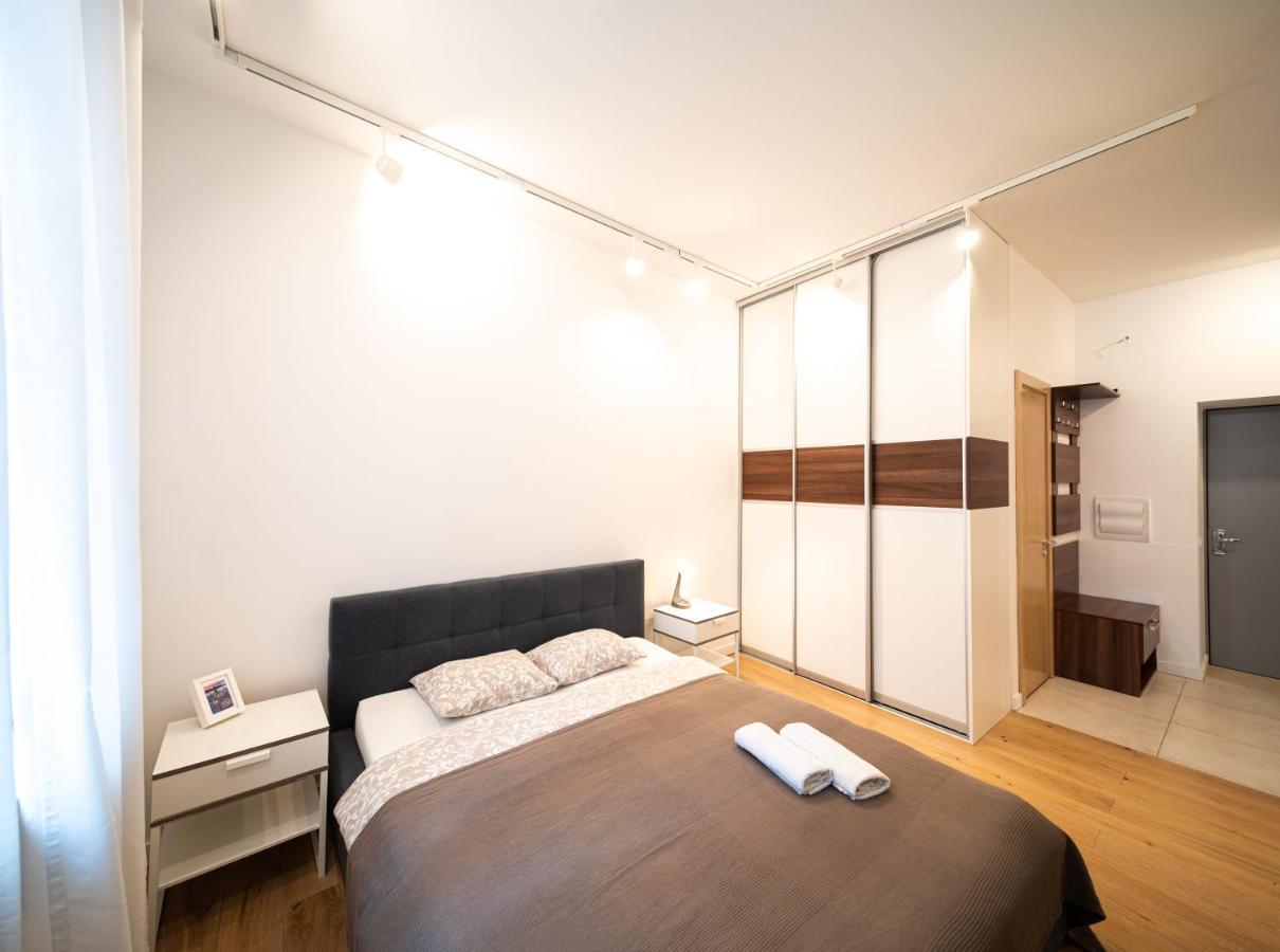 Trendy Top-Floor Stay In Heart Of Riga, Near Bars & Culture Exterior photo